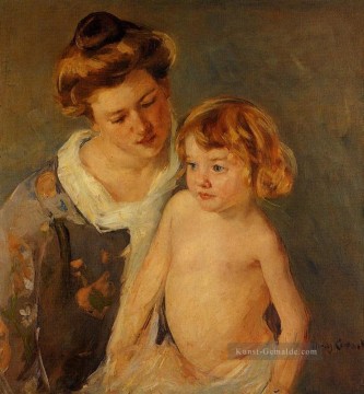 Mary Cassatt Werke - Jules Standing von seiner Mutter Mütter Kinder Mary Cassatt
